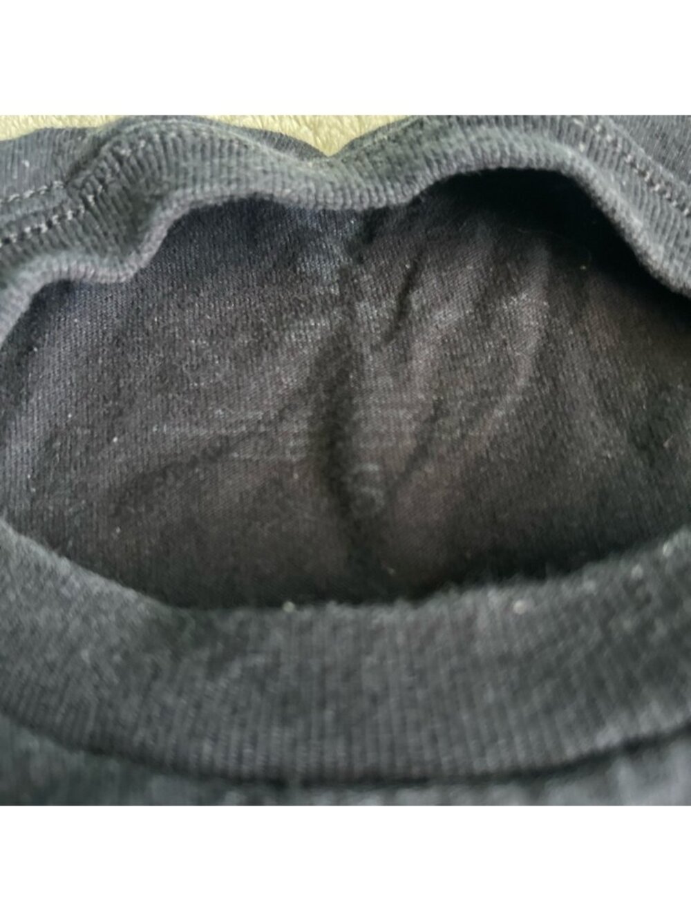 Black Crop Top with Crest Design sz:s - Picture 5 of 5